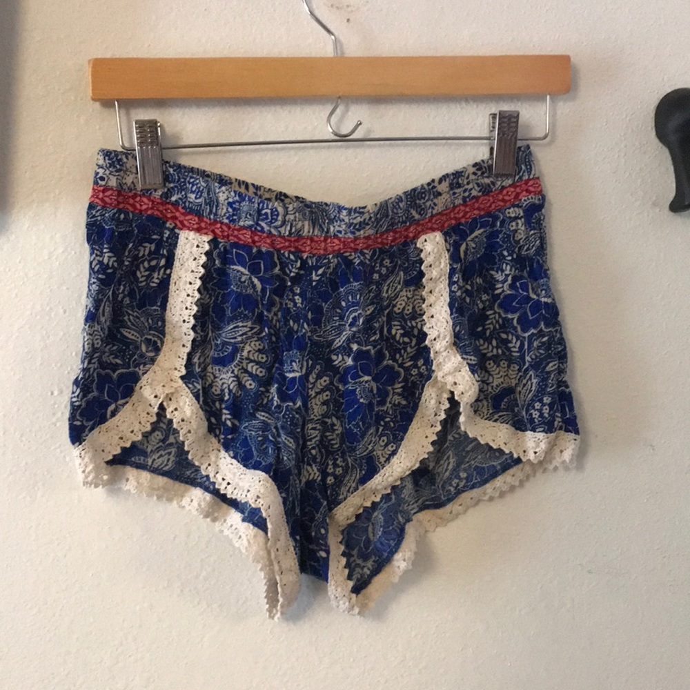 LA hearts floral shorts